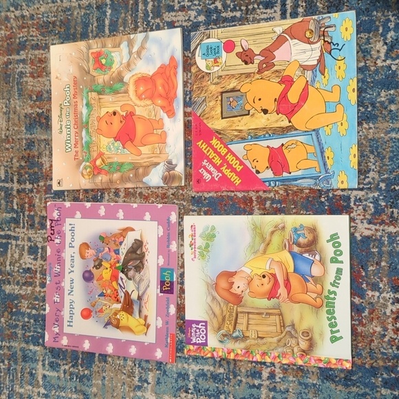 🐢Disney Paperback Book Set of 4 Fiction Books Winnie the Pooh Themed - Picture 1 of 12
